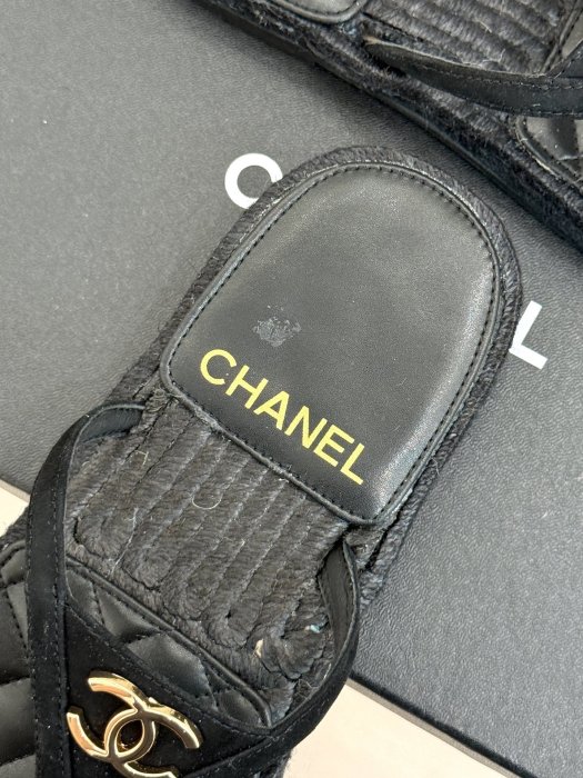 Шлепанцы женские фото 8