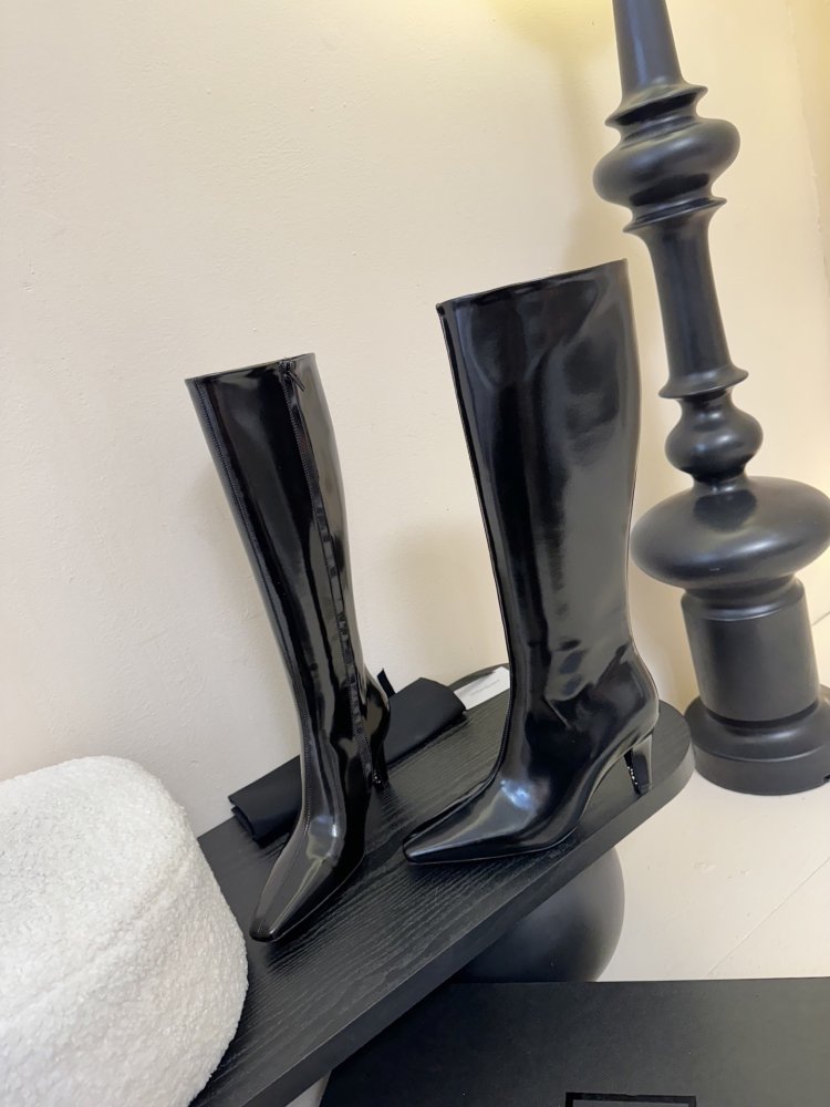 Сапоги женские фото 3