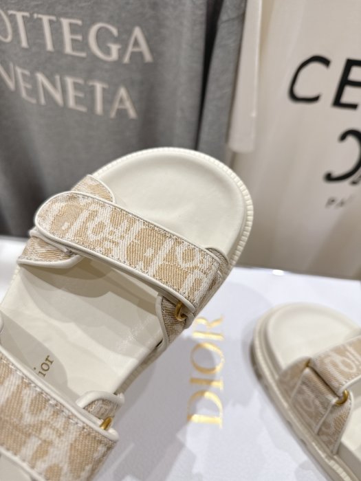 Сандалии женские фото 7