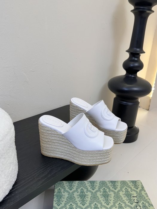 Босоножки фото 2