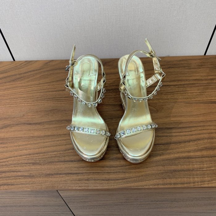 Босоножки фото 2