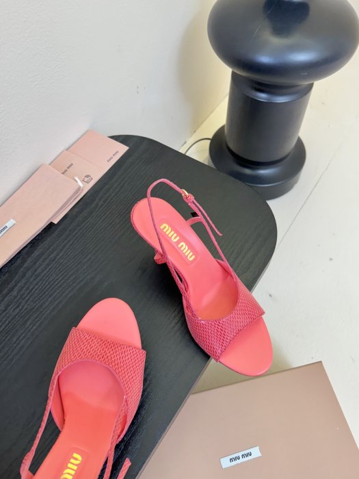 Босоножки фото 4