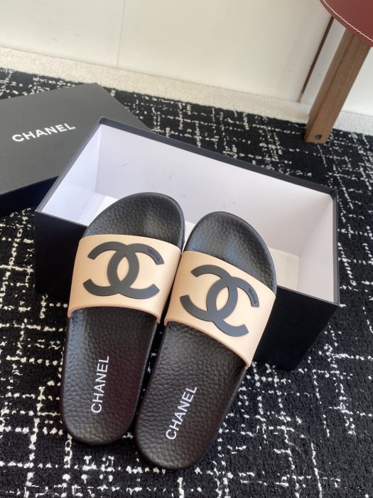 Шлепанцы женские фото 4