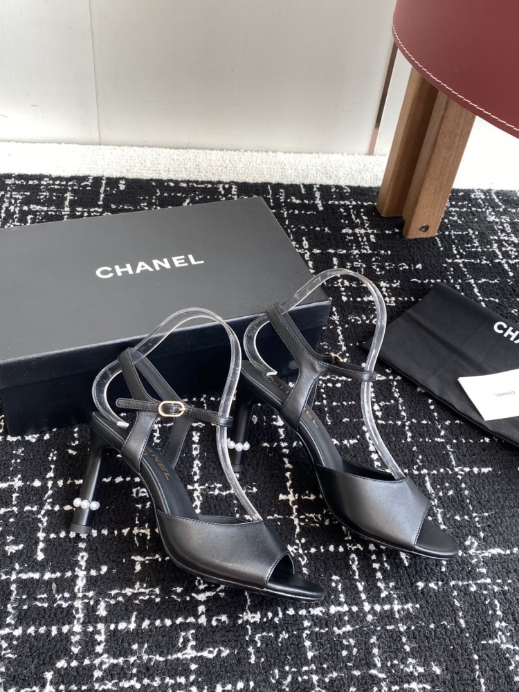 Босоножки фото 5