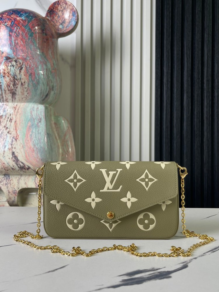 A bag women's Pochette Felicie 21 cm