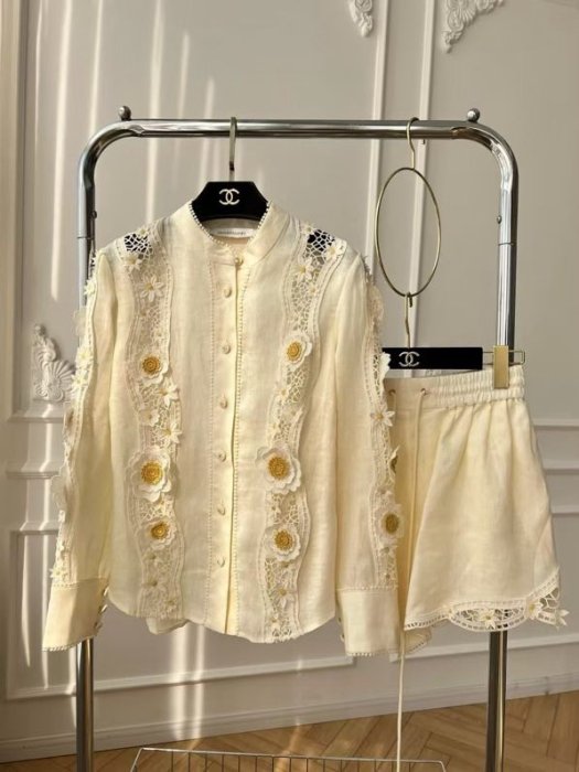 Костюм женский