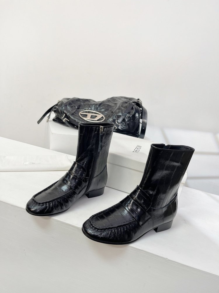 Leather women's boots фото 3