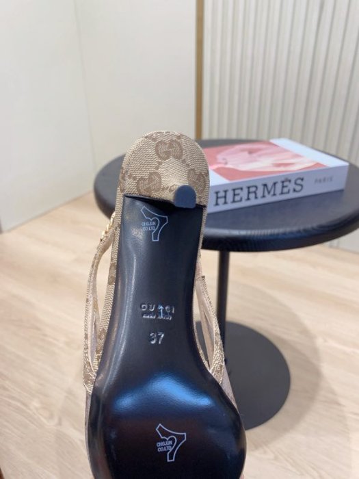 Босоножки фото 8