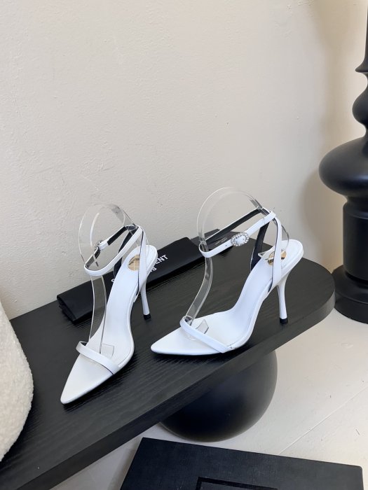 Босоножки фото 3