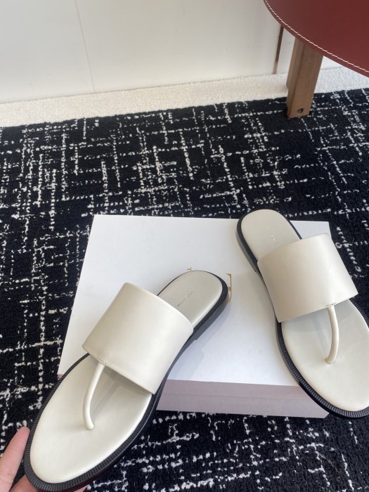 Шлепанцы женские фото 7