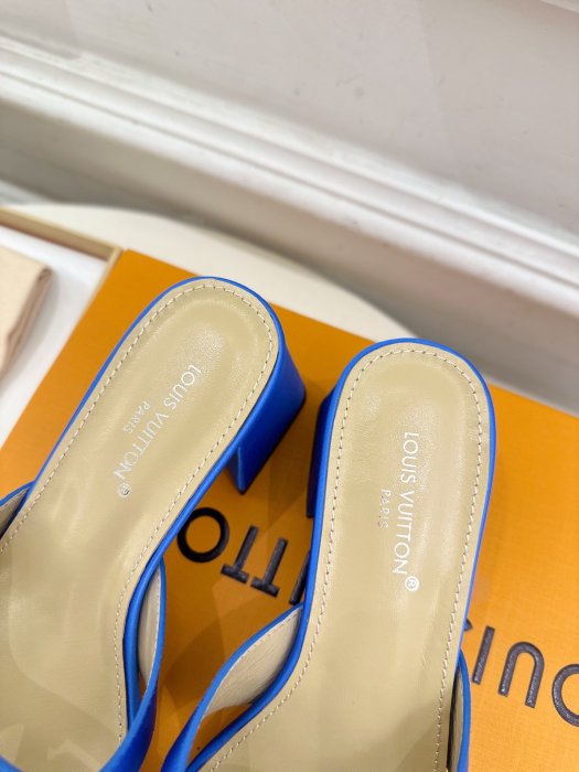 Босоножки фото 8