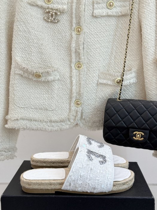 Шлепанцы женские