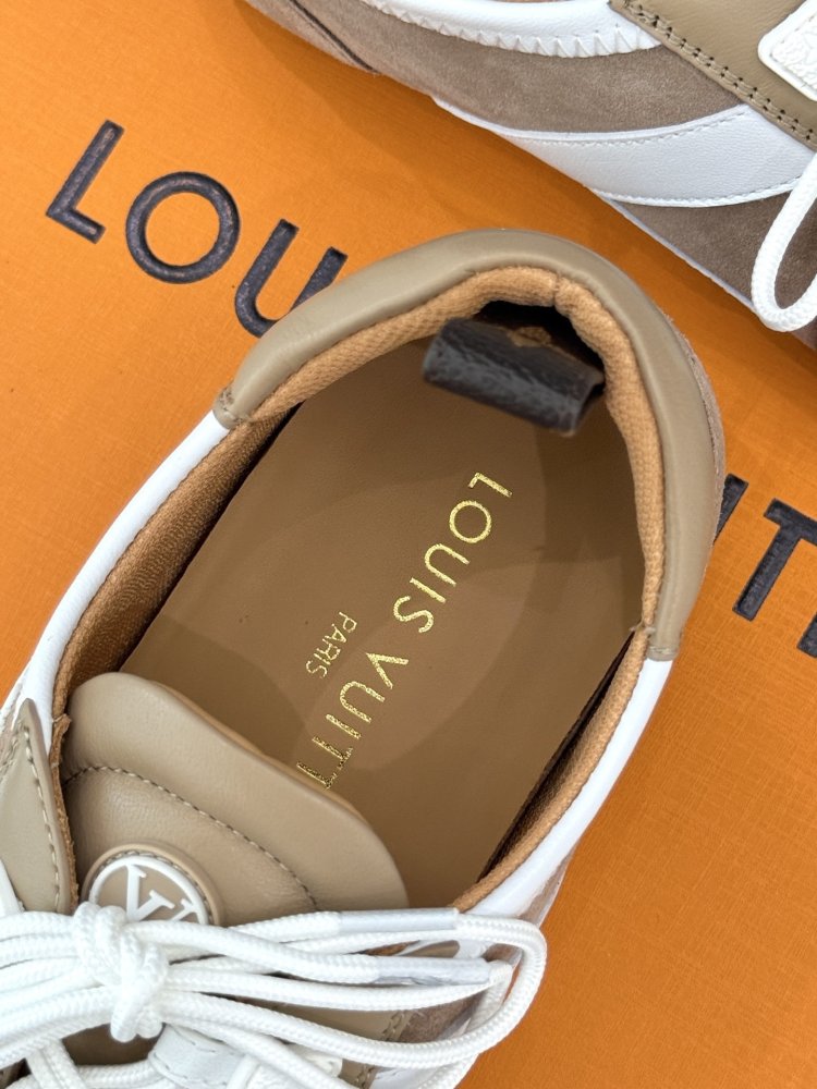 Кроссовки женские фото 8