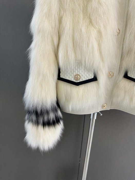 Fur coat of fox fur фото 6