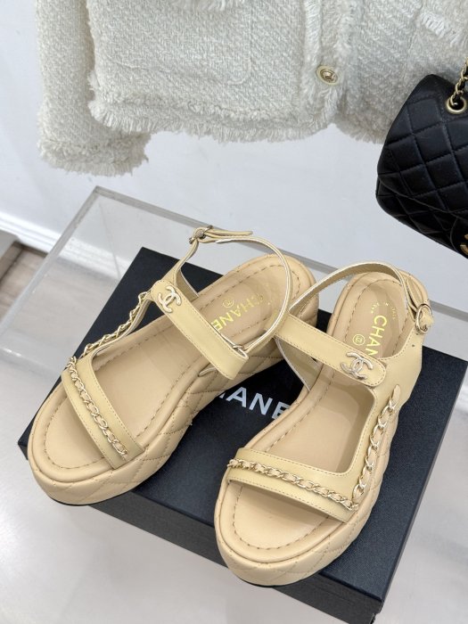 Шлепанцы фото 2