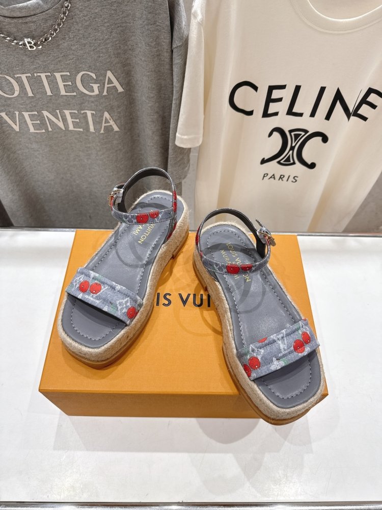 Sandals women's фото 2