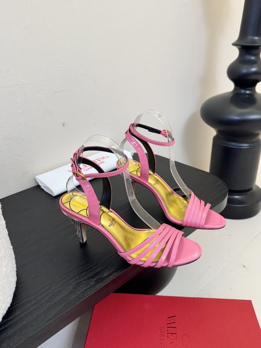 Босоножки фото 2