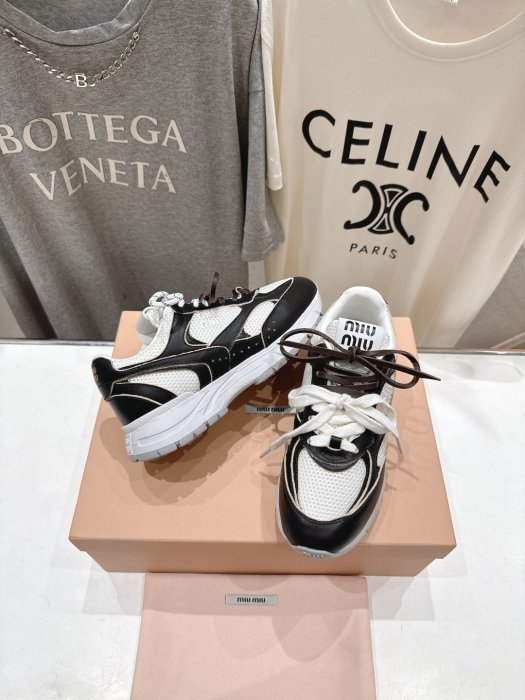 Кроссовки фото 5