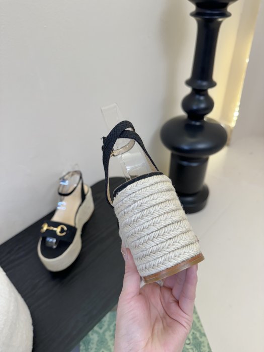 Босоножки фото 7