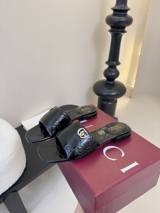 Шлепанцы фото 5