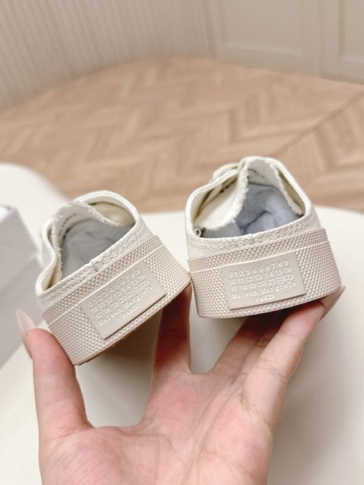 Кеды мюли с раздвоенным носком фото 7