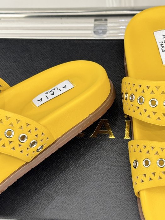 Шльопанці жіночі фото 6