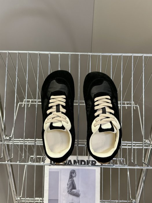 Кросівки жіночі фото 6