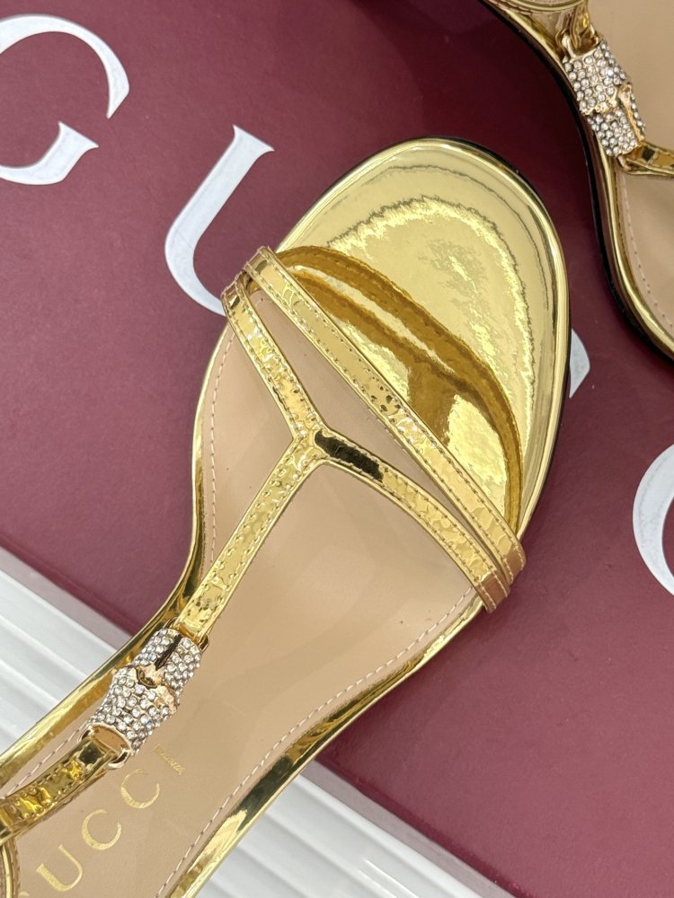 Босоножки фото 7