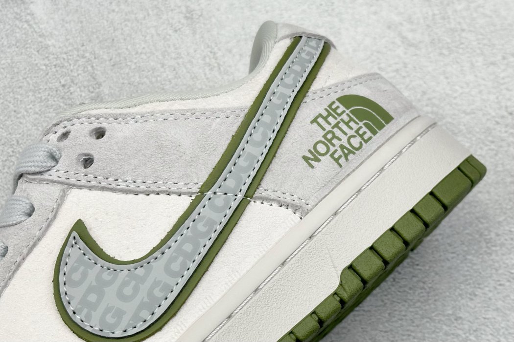 Sneakers Nike SB Dunk Low x CDG x The North Face фото 9