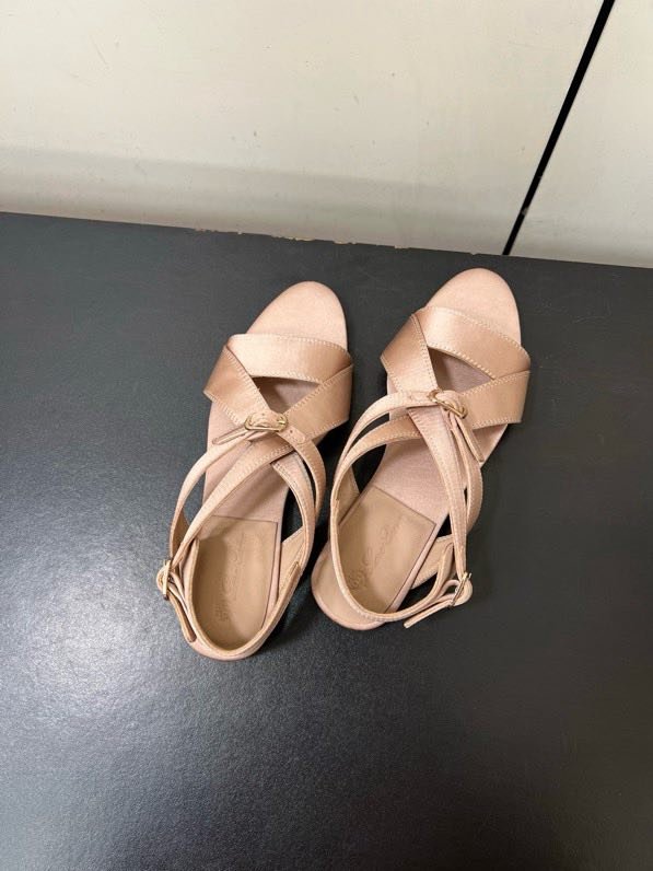 Сандалі жіночі фото 5