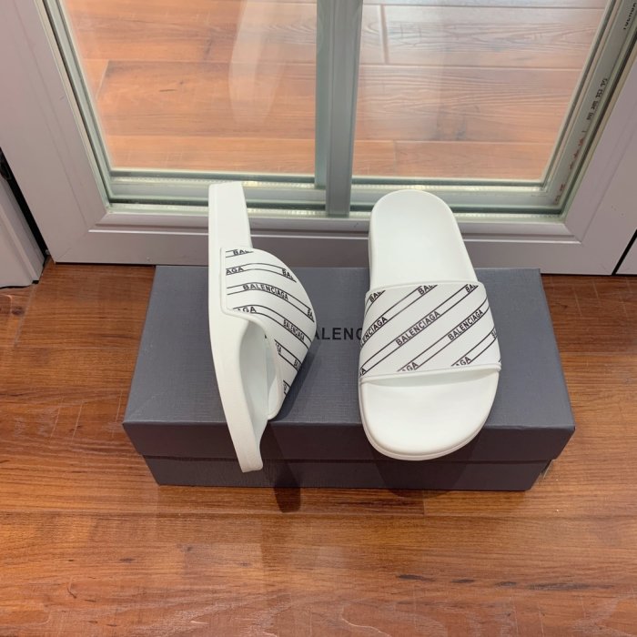 Шлепанцы фото 2