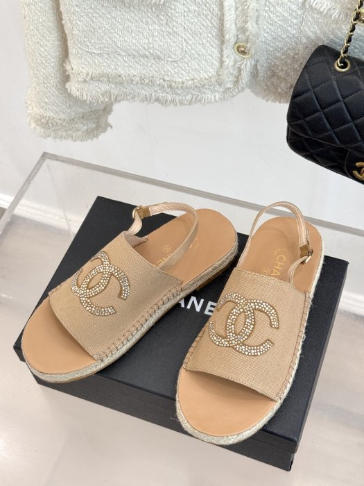 Сандалі жіночі фото 2