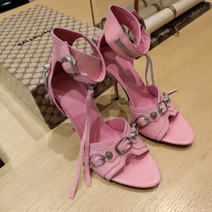 Leather sandals on high heel, light-pink фото 3