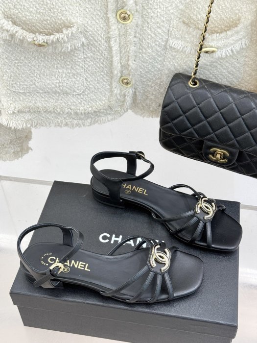 Босоножки фото 3