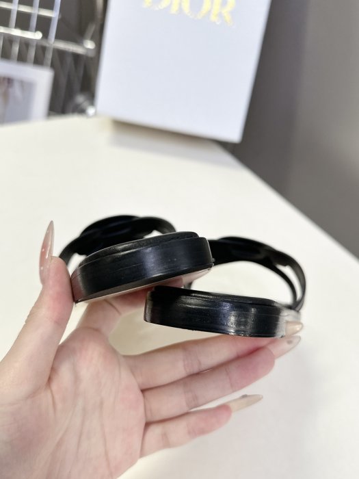 Шлепанцы женские фото 9