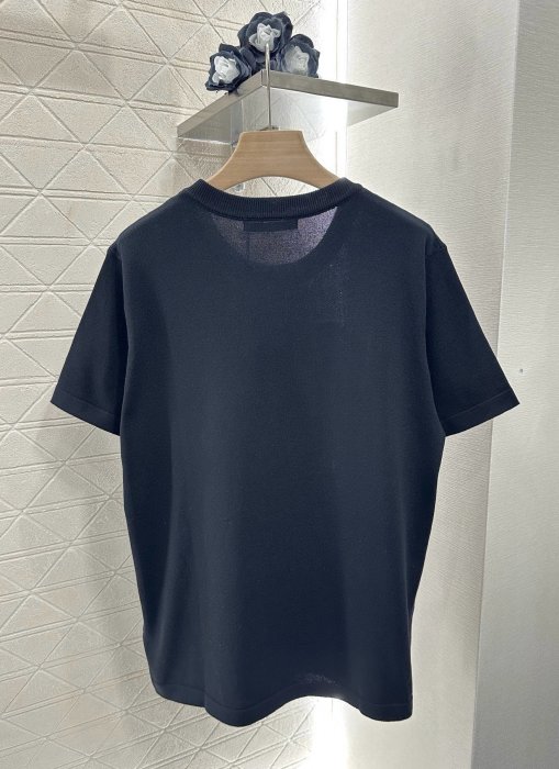 T-shirt women's фото 2