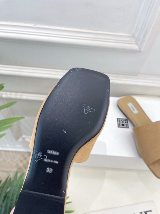 Шльопанці жіночі фото 10