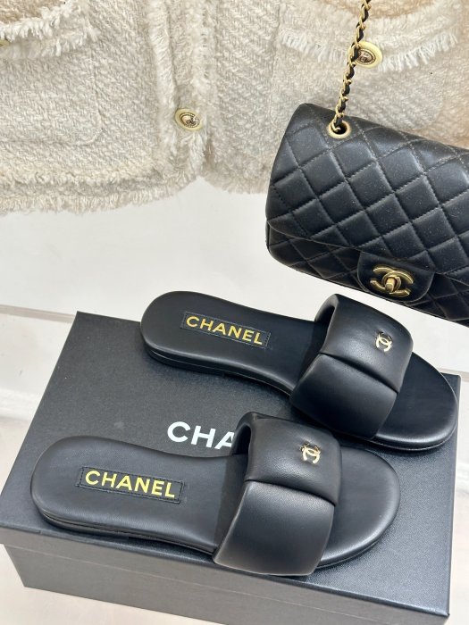 Шлепанцы фото 3