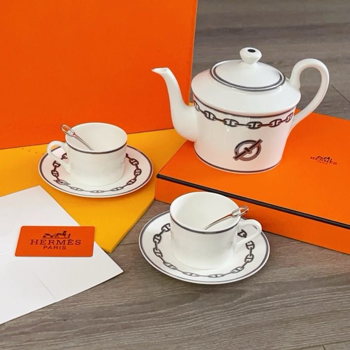 Набор посуды из костяного фарфора серии Hermes Chaine d’Ancre platinum
