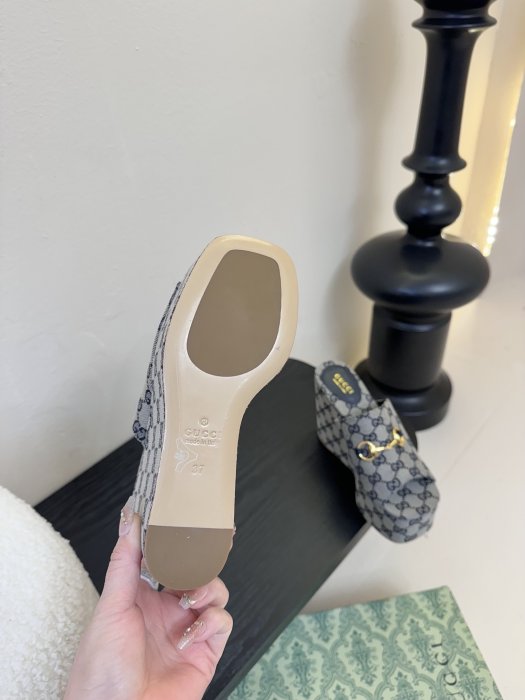 Босоножки фото 9