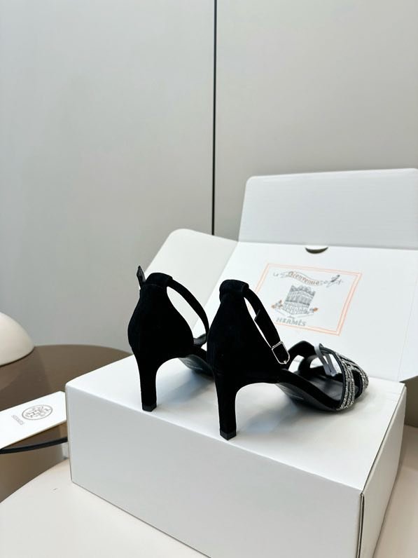 Босоножки фото 2