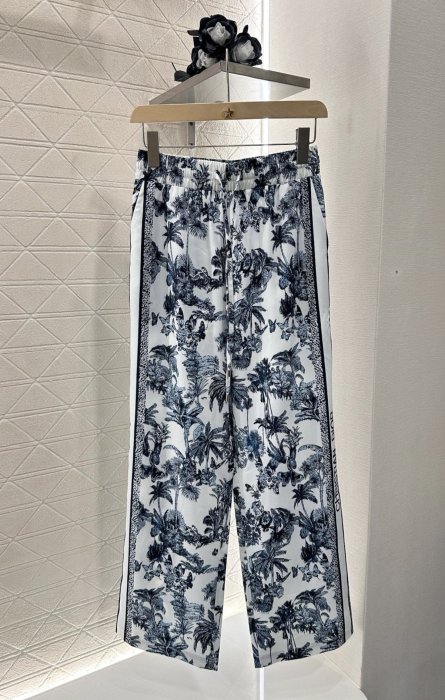 Штани жіночі