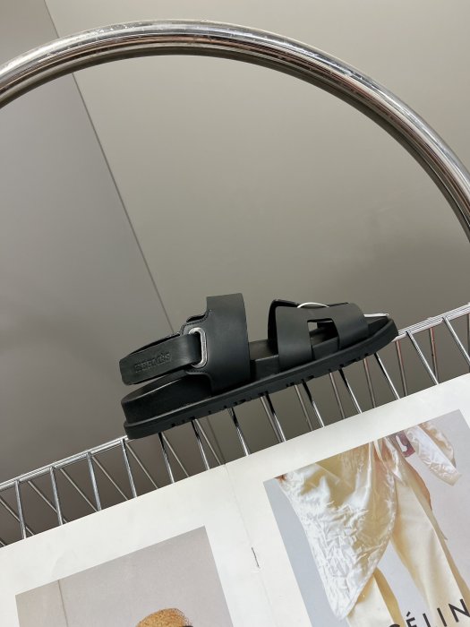 Сандалі жіночі фото 5