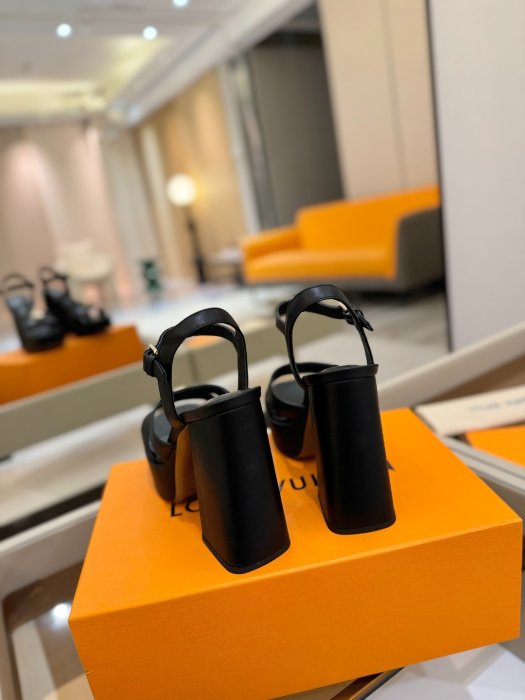 Босоножки фото 7