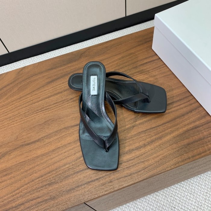 Шлепанцы женские фото 6