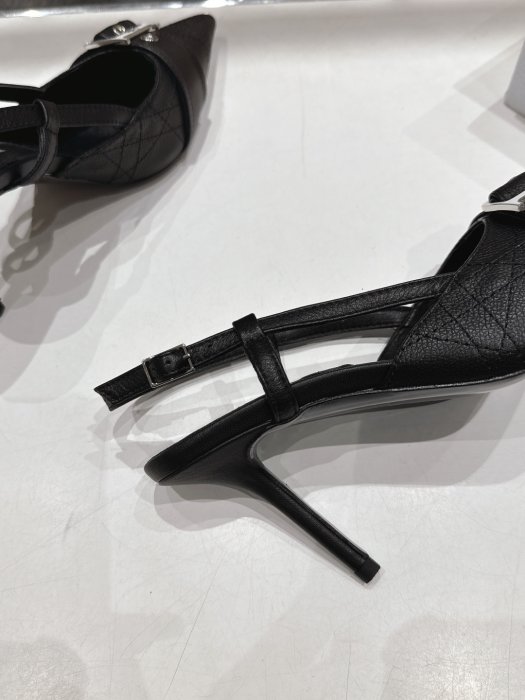 Босоножки фото 8