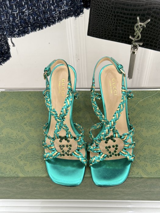 Босоножки фото 4