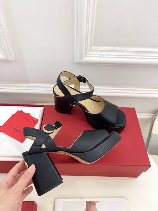 Босоножки фото 4