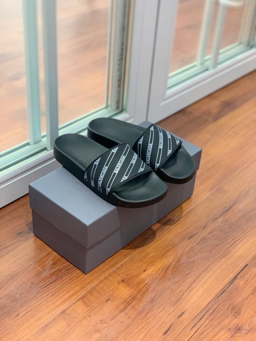 Шлепанцы фото 4