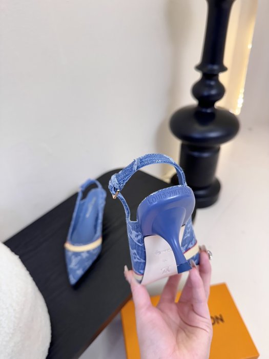 Босоножки фото 6